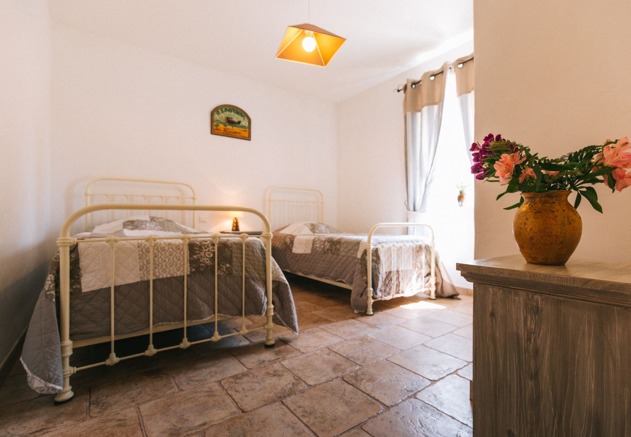 Maison à Lioux - Location vacances maison piscine LIOUX LS2-92.