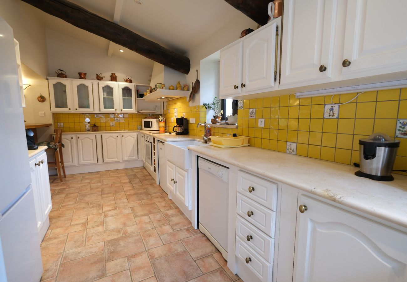 Villa à Venelles - Location vacances maison piscine VENELLES LS7-257