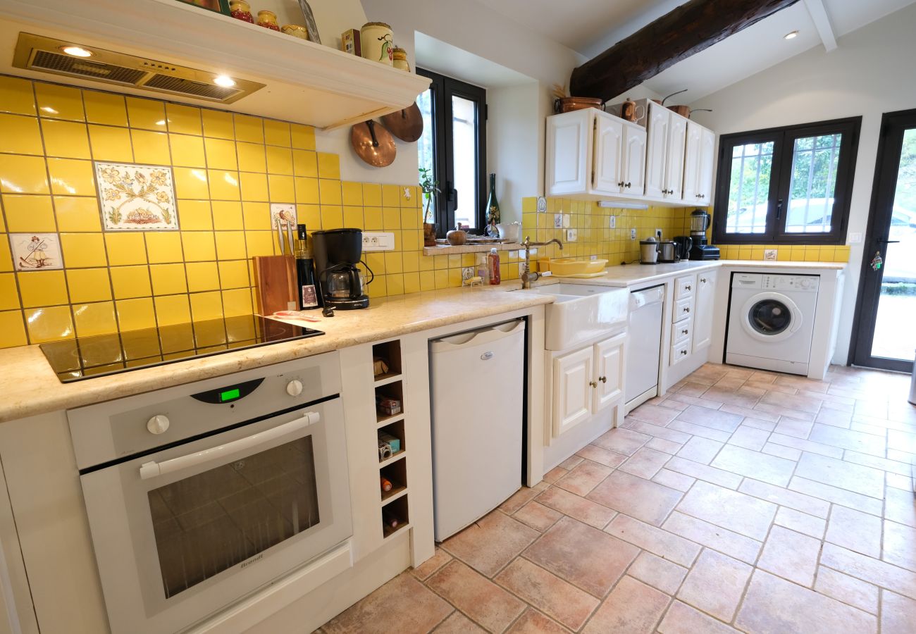 Villa à Venelles - Location vacances maison piscine VENELLES LS7-257