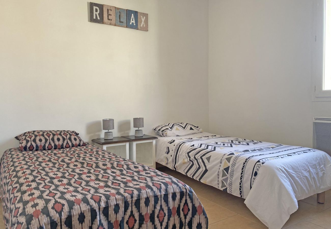 Résidence à Mouriès - Location vacances maison piscine MOURIES LS1-362.
