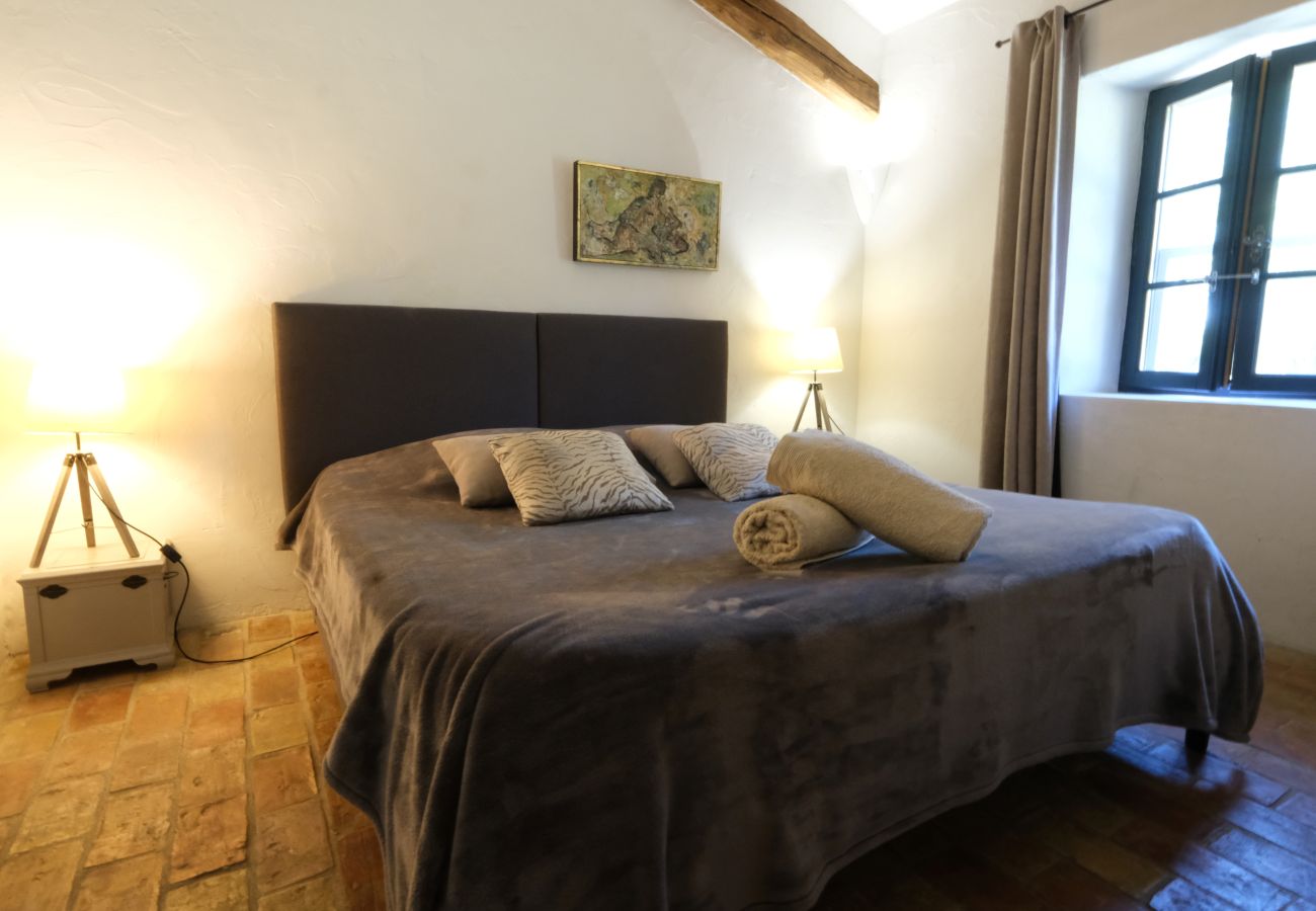 Villa à Cavaillon - Location vacances mas piscine LES TAILLADES LS2-11