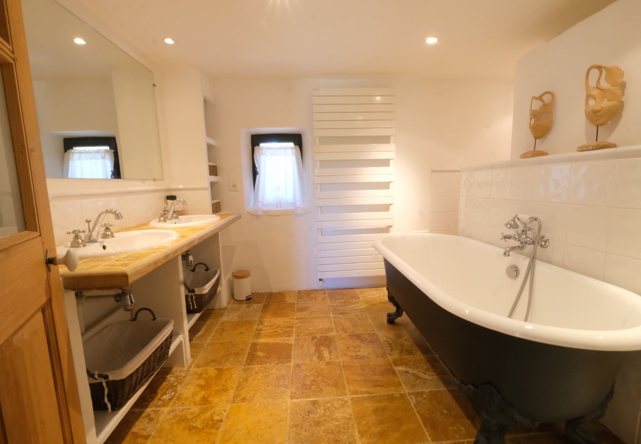Villa à Cavaillon - Location vacances mas piscine LES TAILLADES LS2-11
