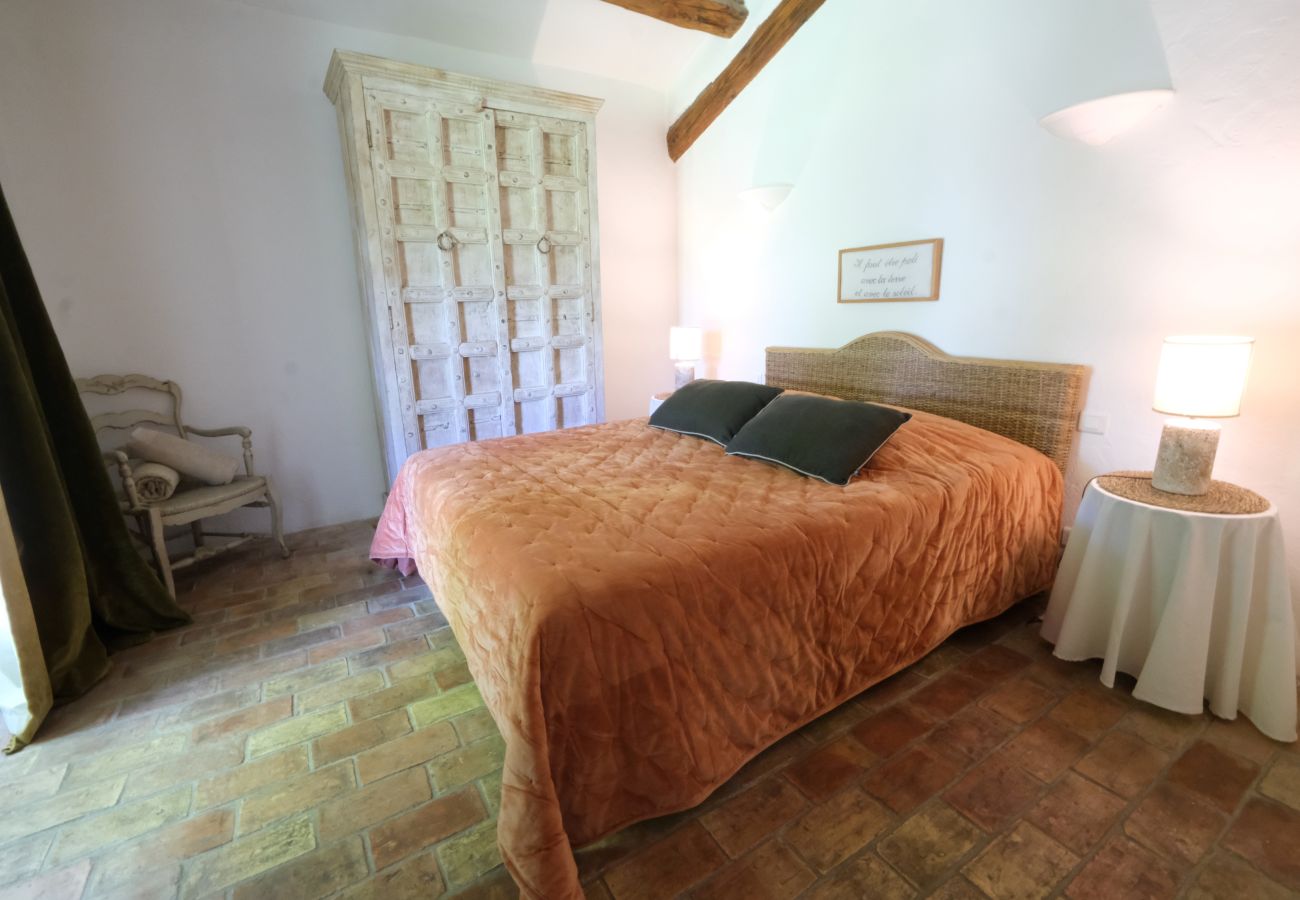 Villa à Cavaillon - Location vacances mas piscine LES TAILLADES LS2-11
