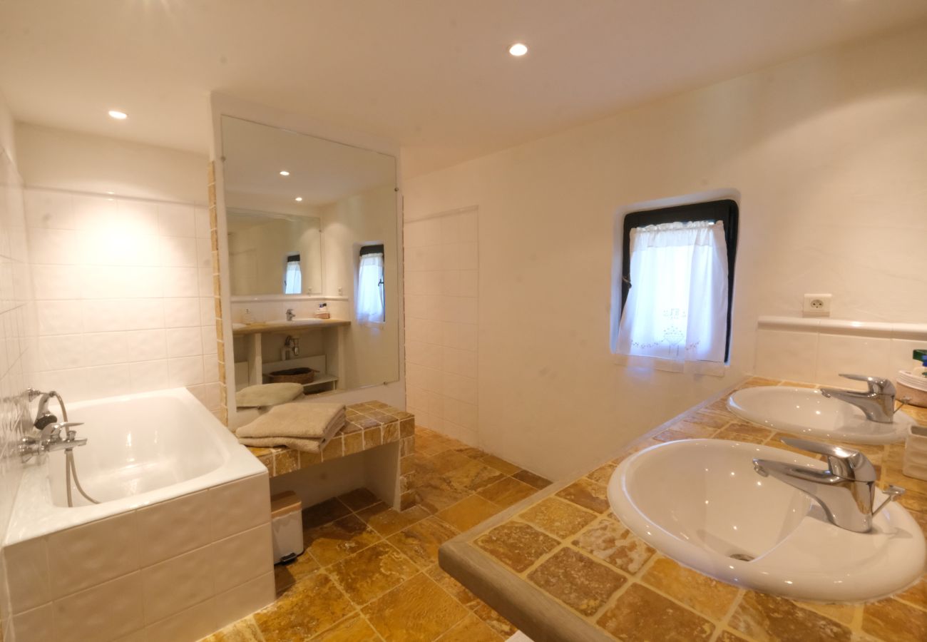 Villa à Cavaillon - Location vacances mas piscine LES TAILLADES LS2-11