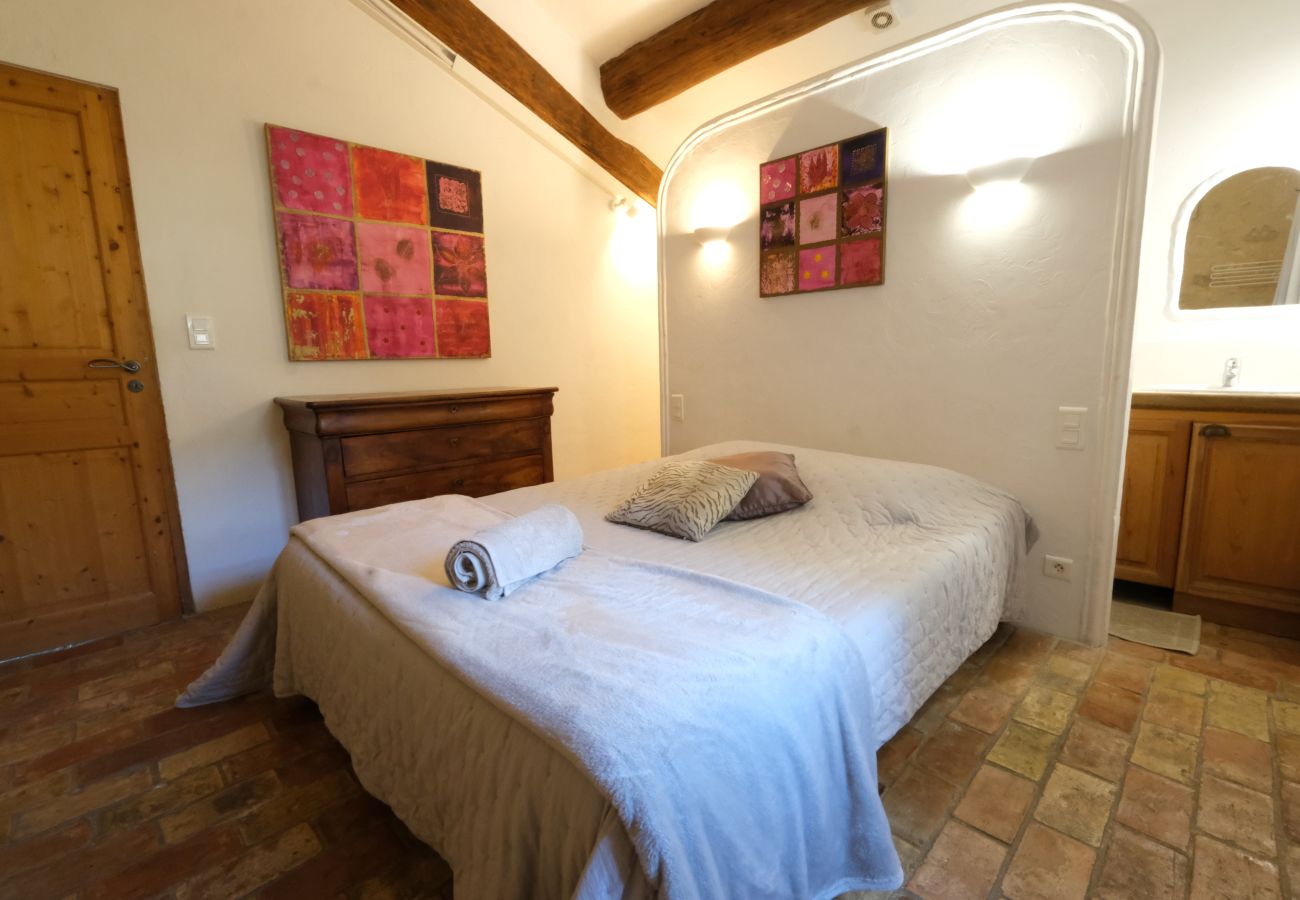 Villa à Cavaillon - Location vacances mas piscine LES TAILLADES LS2-11