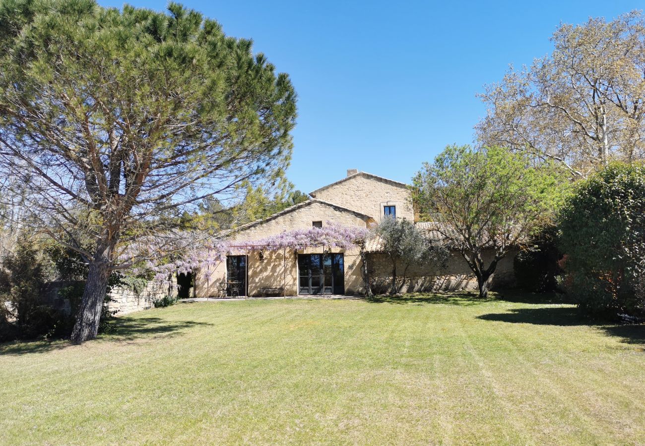 Villa à Cavaillon - Location vacances mas piscine LES TAILLADES LS2-11
