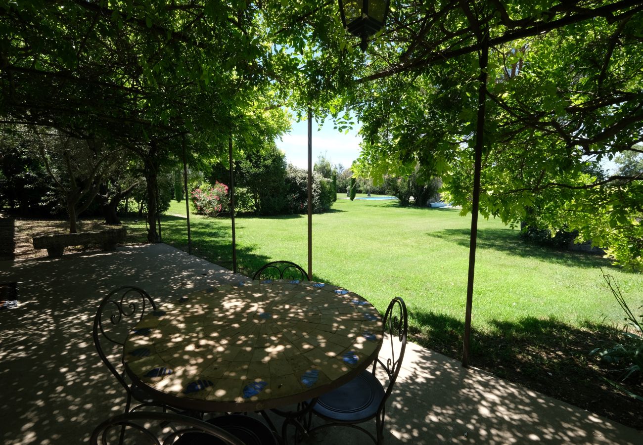 Villa à Cavaillon - Location vacances mas piscine LES TAILLADES LS2-11