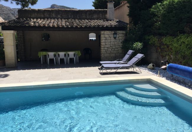 Maison à Taillades - Location vacances maison piscine TAILLADES LS2-281. Maison à Taillades - Location vacances maison piscine TAILLADES LS2-281.