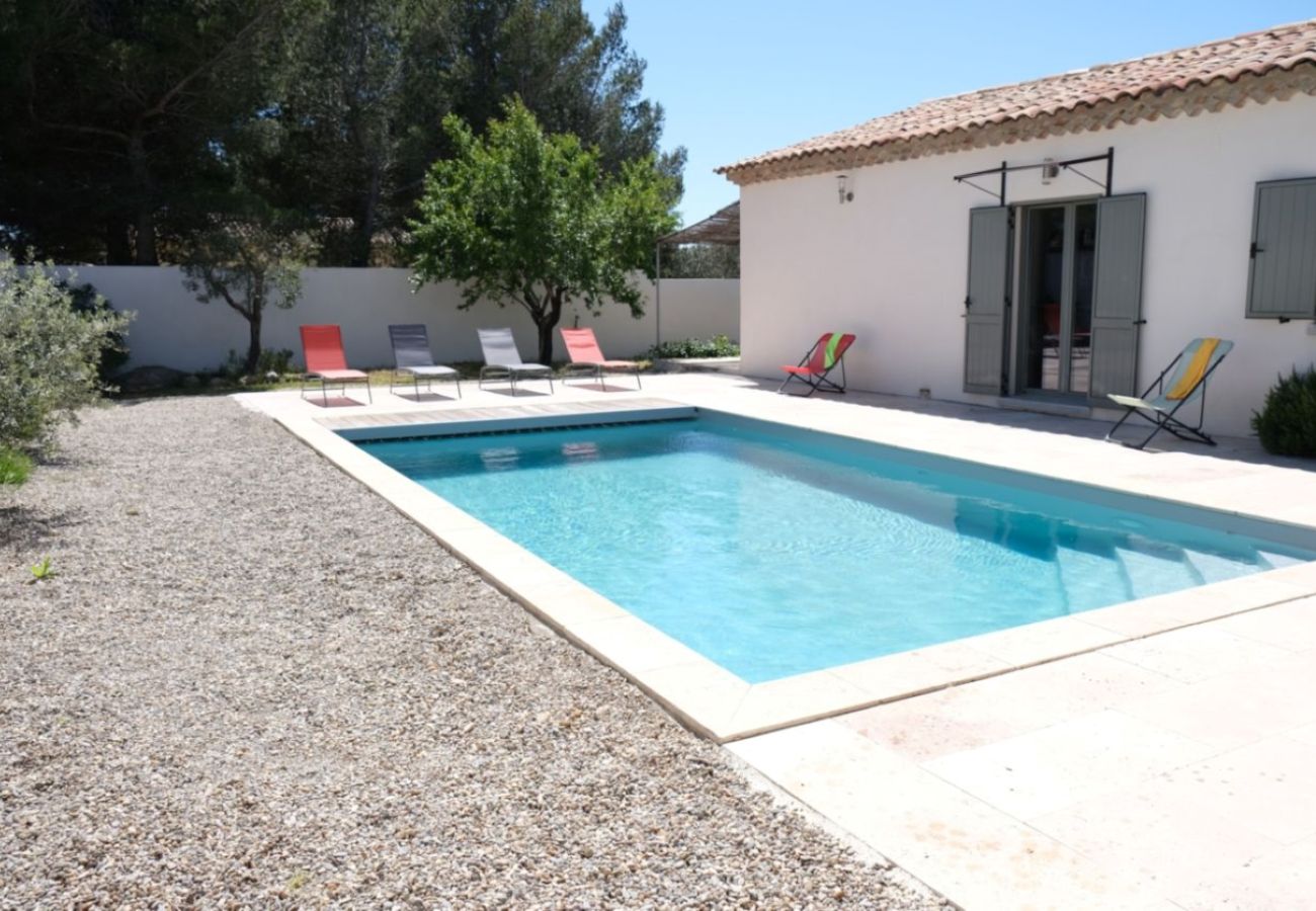 Villa à Aureille - Location vacances maison piscine AUREILLE LS1-373.