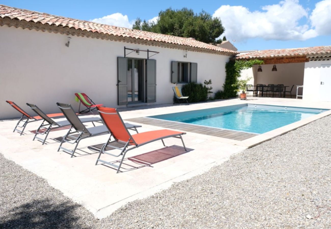Villa à Aureille - Location vacances maison piscine AUREILLE LS1-373.