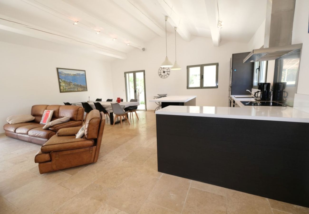Villa à Aureille - Location vacances maison piscine AUREILLE LS1-373.
