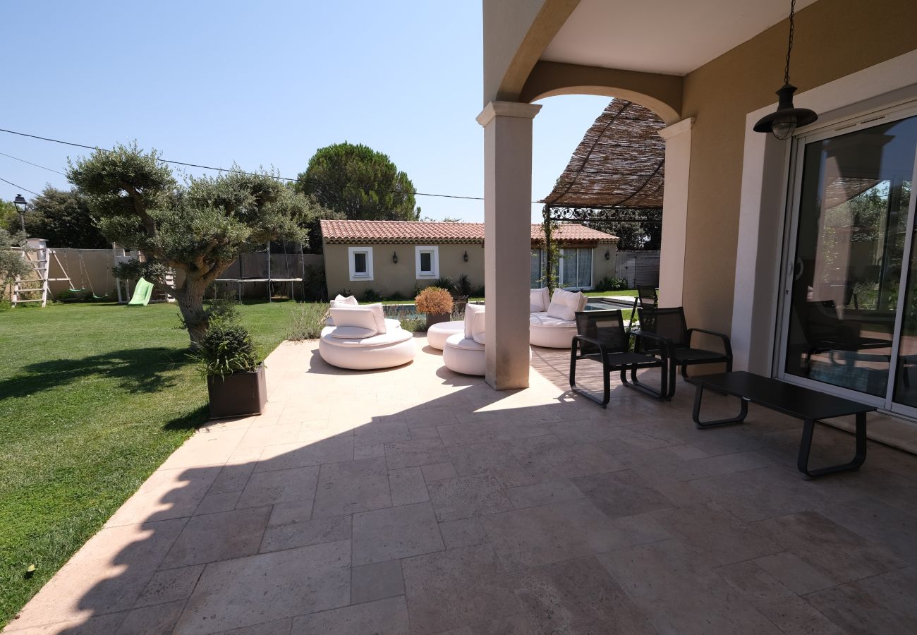 Villa à Aureille - Location vacances maison piscine AUREILLE LS1-401.