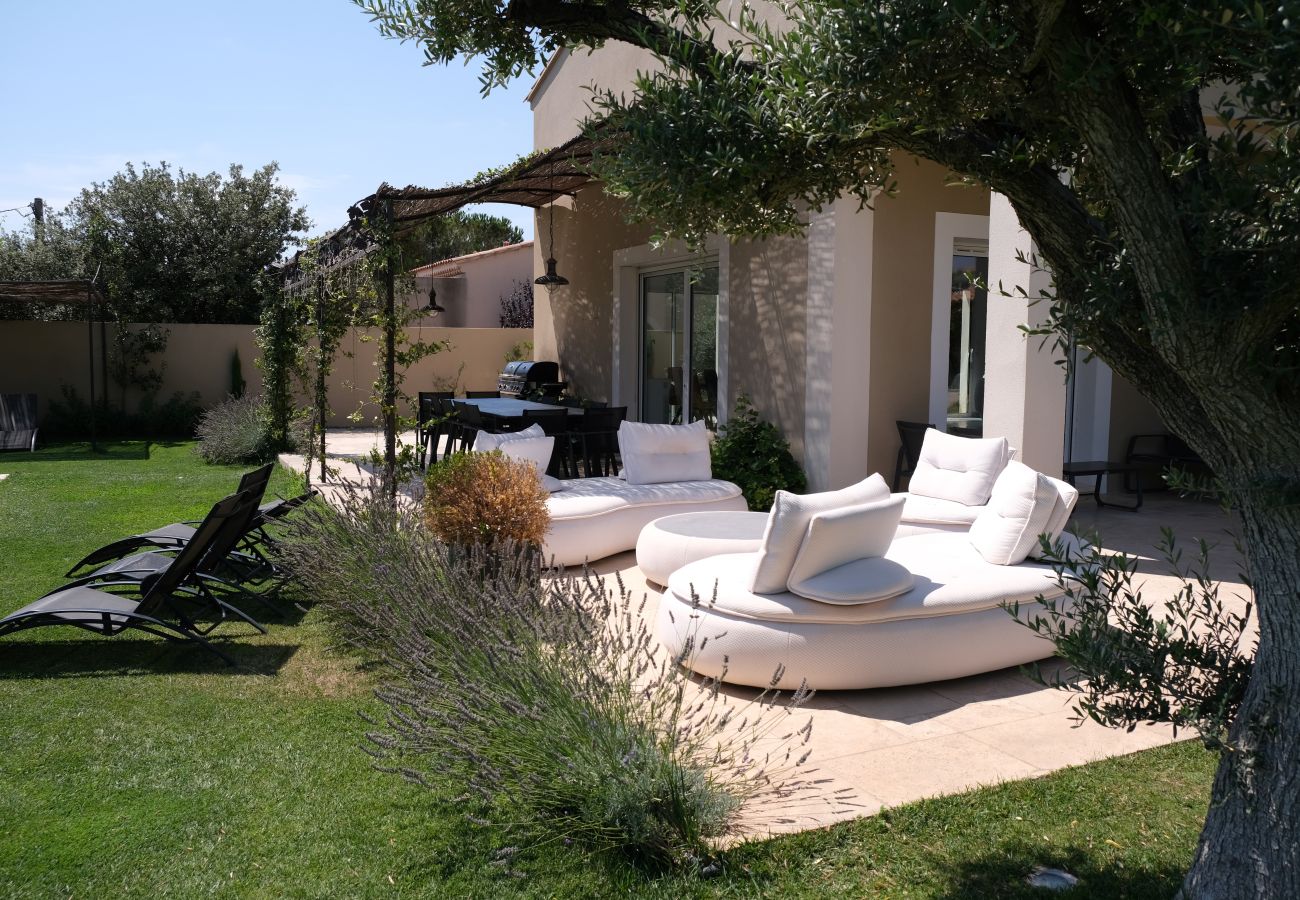 Villa à Aureille - Location vacances maison piscine AUREILLE LS1-401.