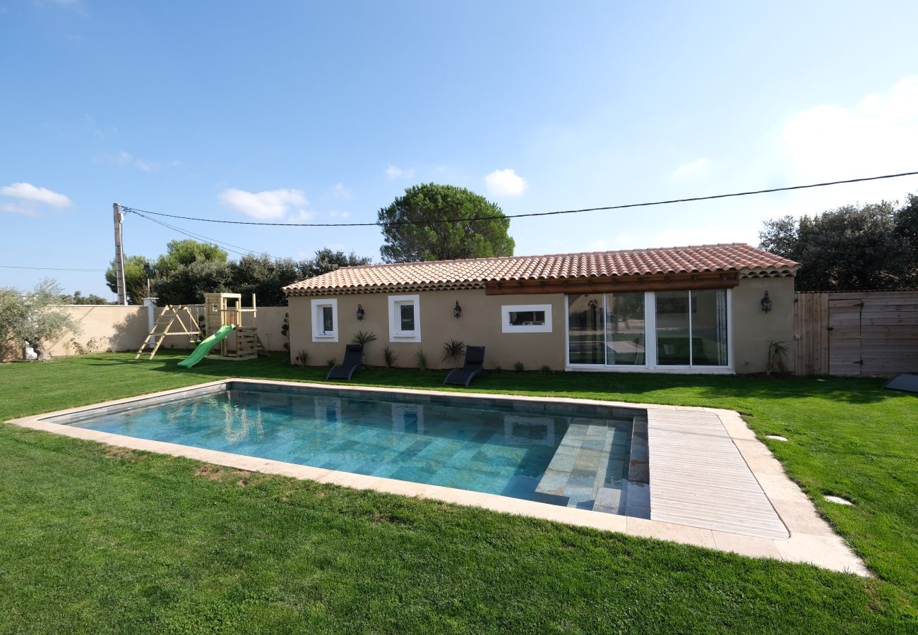 Villa à Aureille - Location vacances maison piscine AUREILLE LS1-401.