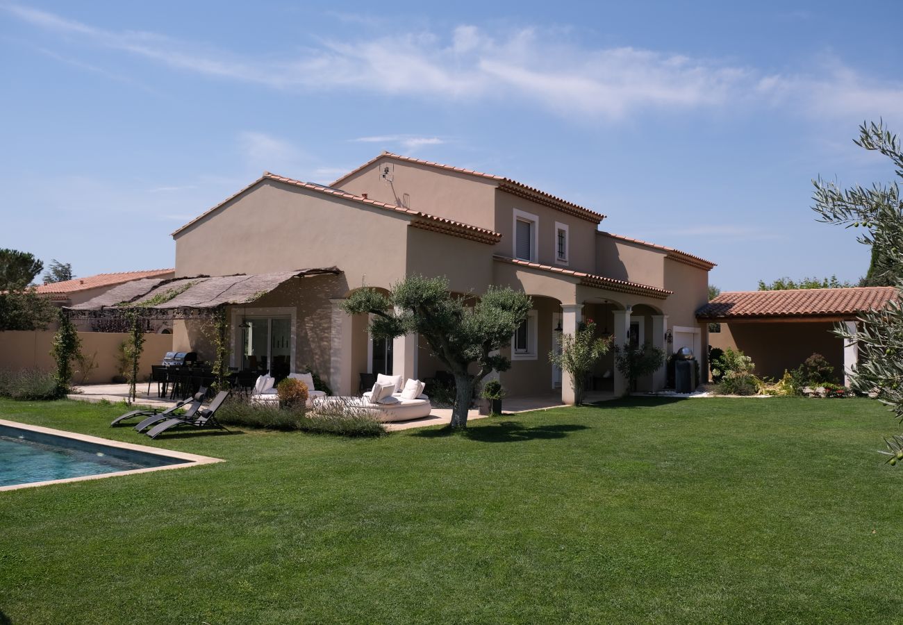 Villa à Aureille - Location vacances maison piscine AUREILLE LS1-401.