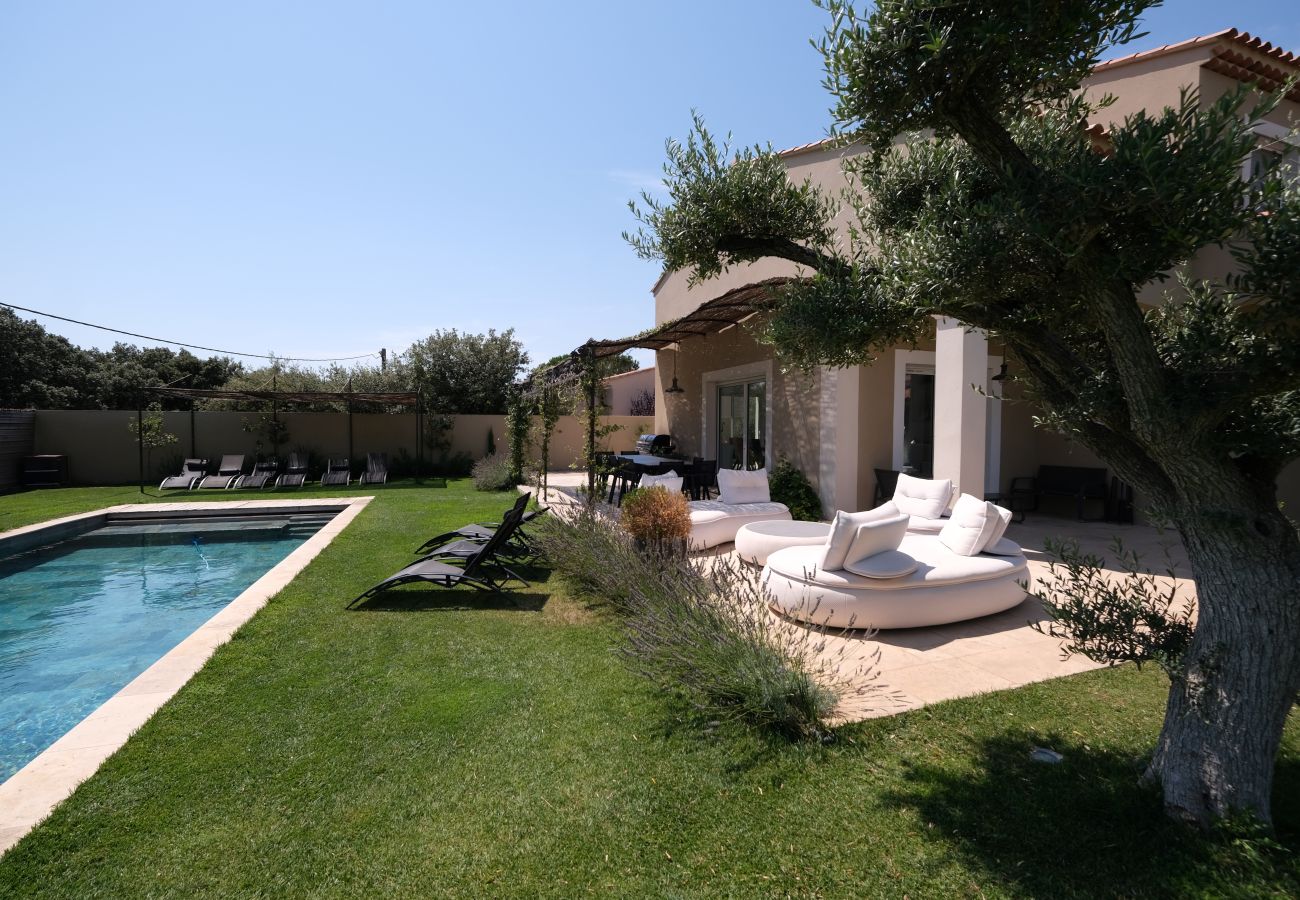 Villa à Aureille - Location vacances maison piscine AUREILLE LS1-401.
