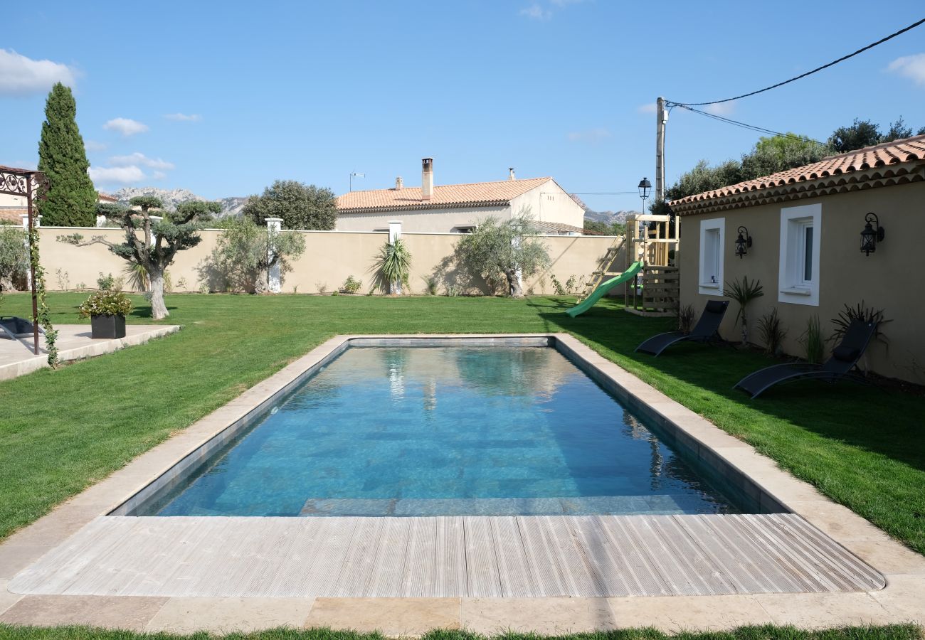 Villa à Aureille - Location vacances maison piscine AUREILLE LS1-401.