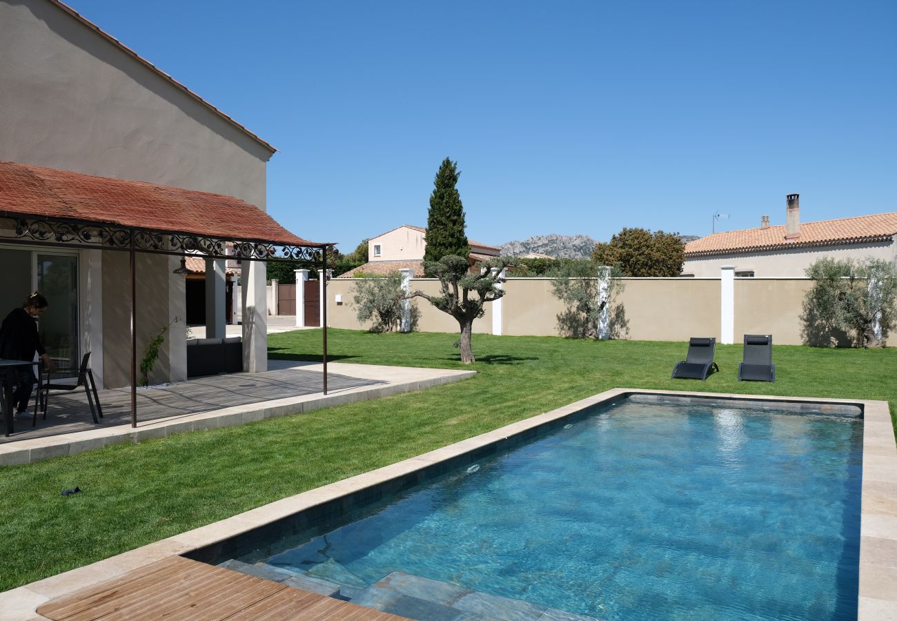Villa à Aureille - Location vacances maison piscine AUREILLE LS1-401.