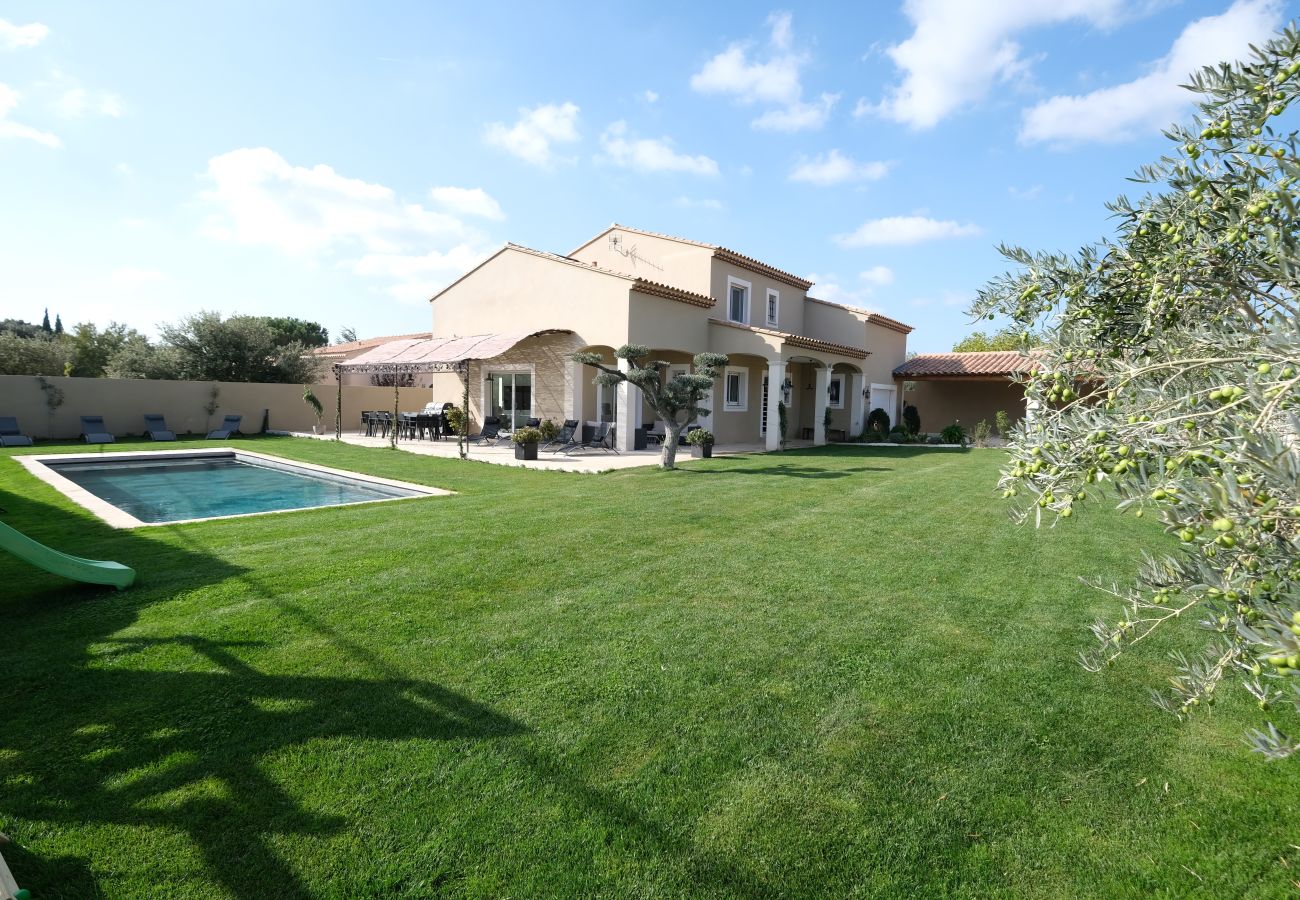 Villa à Aureille - Location vacances maison piscine AUREILLE LS1-401.