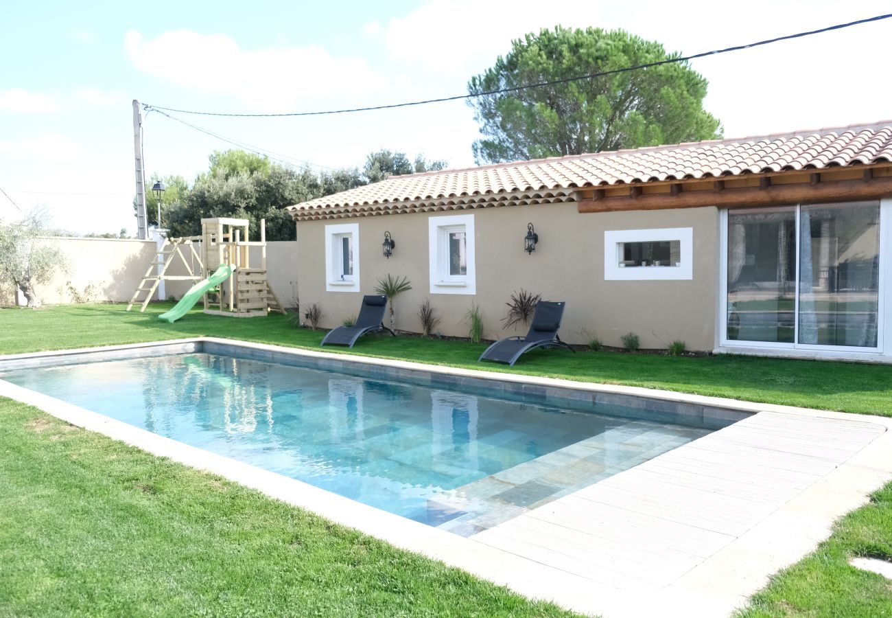 Villa à Aureille - Location vacances maison piscine AUREILLE LS1-401.