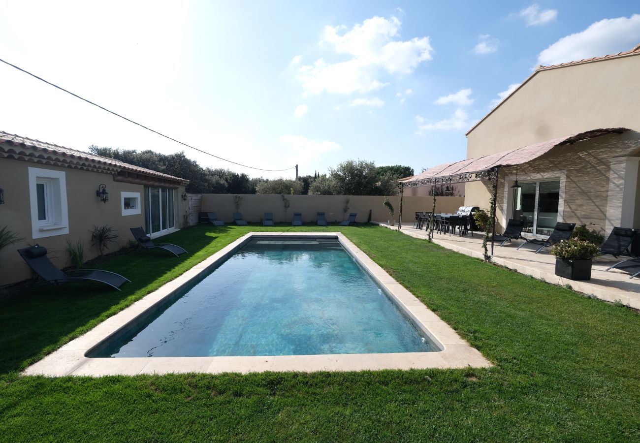 Villa à Aureille - Location vacances maison piscine AUREILLE LS1-401.