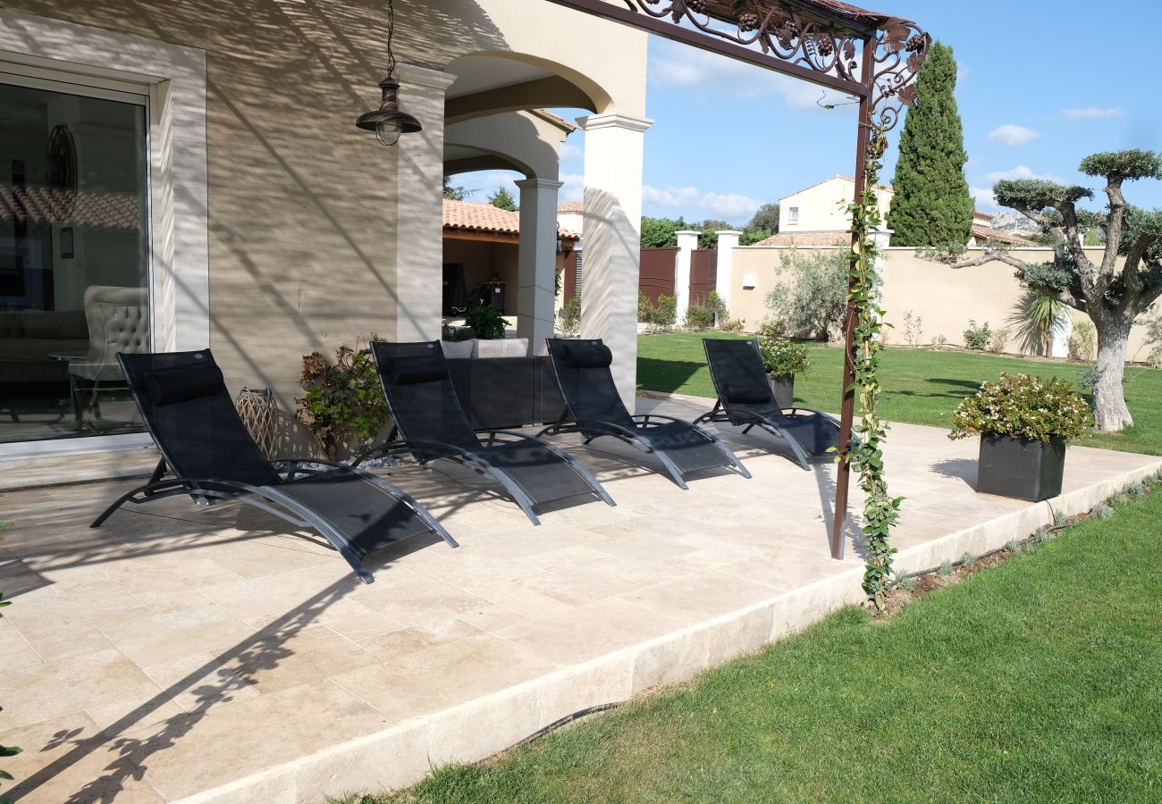 Villa à Aureille - Location vacances maison piscine AUREILLE LS1-401.