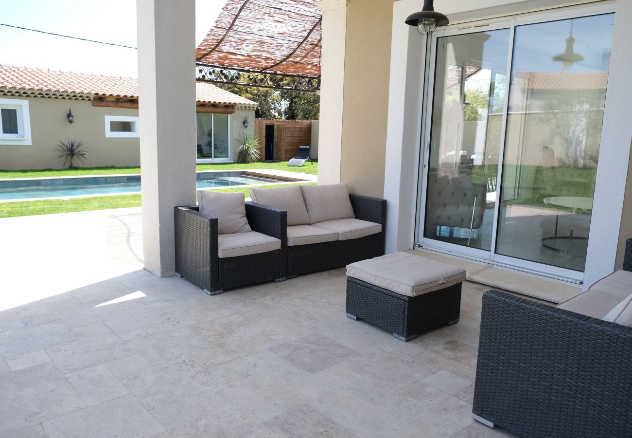 Villa à Aureille - Location vacances maison piscine AUREILLE LS1-401.
