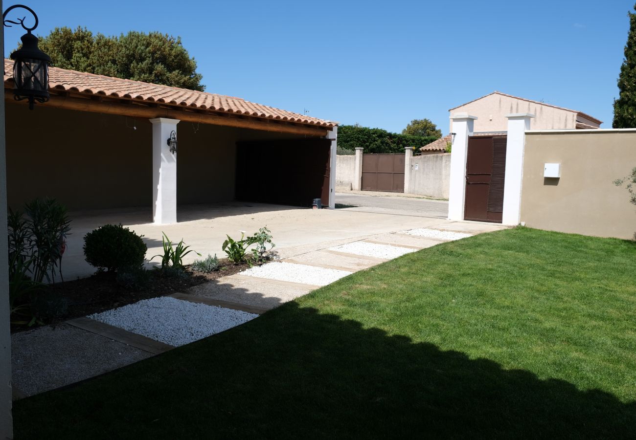 Villa à Aureille - Location vacances maison piscine AUREILLE LS1-401.