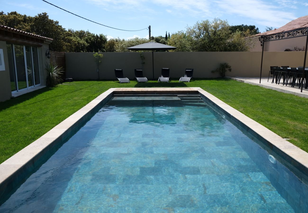 Villa à Aureille - Location vacances maison piscine AUREILLE LS1-401.