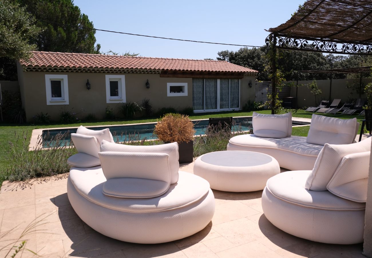 Villa à Aureille - Location vacances maison piscine AUREILLE LS1-401.