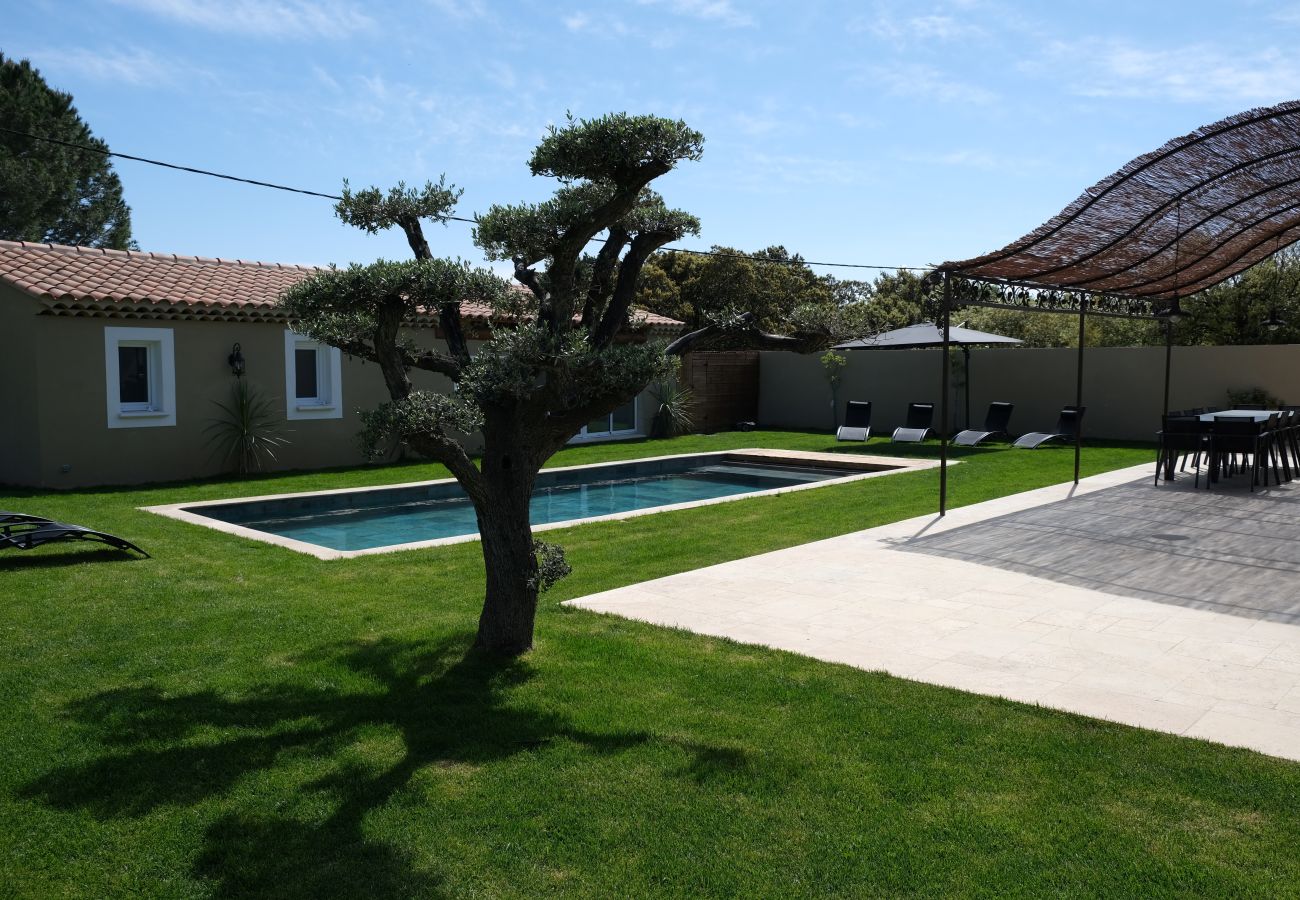 Villa à Aureille - Location vacances maison piscine AUREILLE LS1-401.