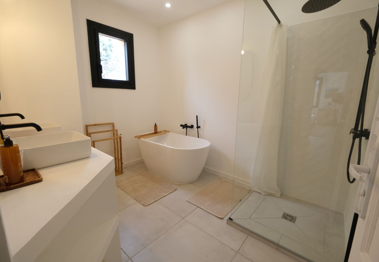 Villa à Lagnes - Location vacances maison piscine LAGNES LS2-411.