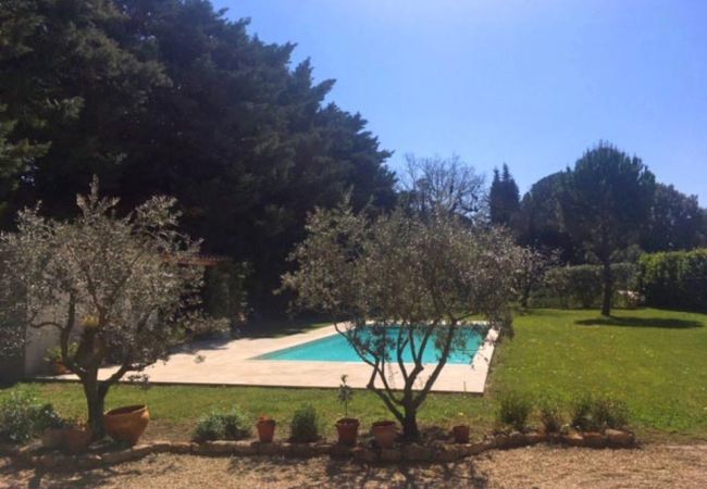 Villa à Plan-d´Orgon - Location vacances maison piscine PLAN D'ORGON LS1-365. Villa à Plan-d´Orgon - Location vacances maison piscine PLAN D'ORGON LS1-365.