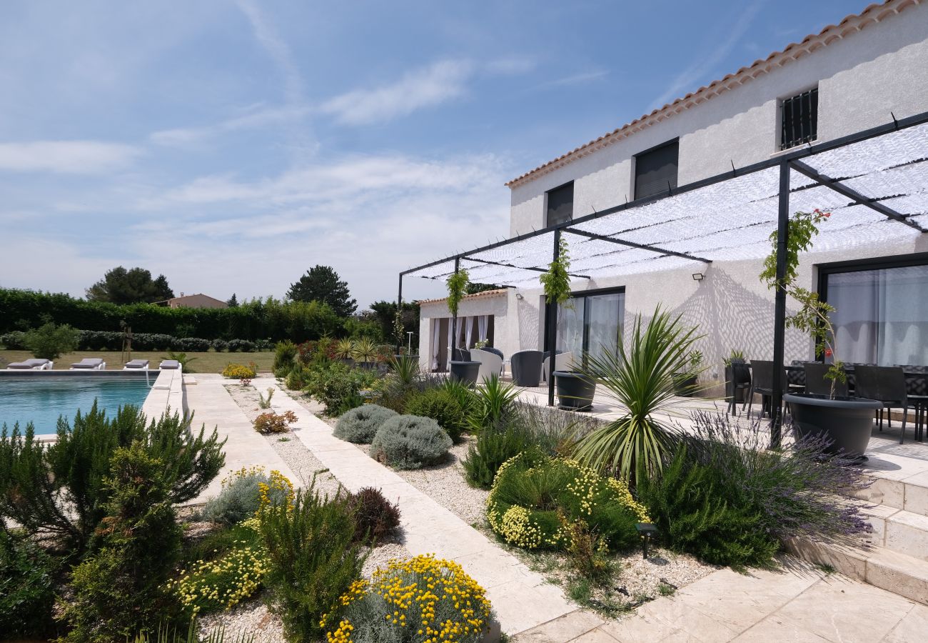 Villa à Arles - Location vacances maison piscine ARLES LS3-432