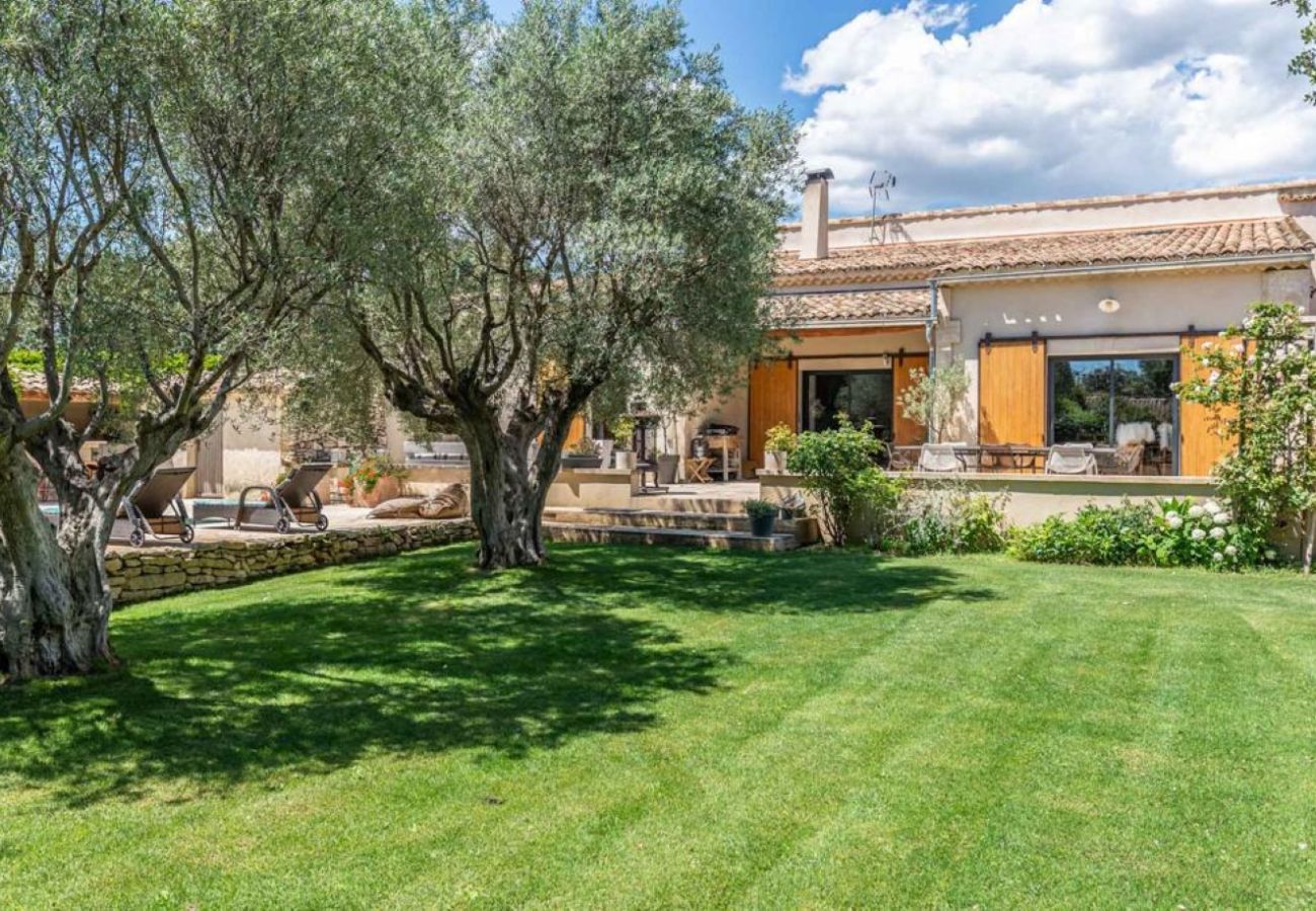 Villa à Aureille - Location vacances maison piscine AUREILLE LS1-417.