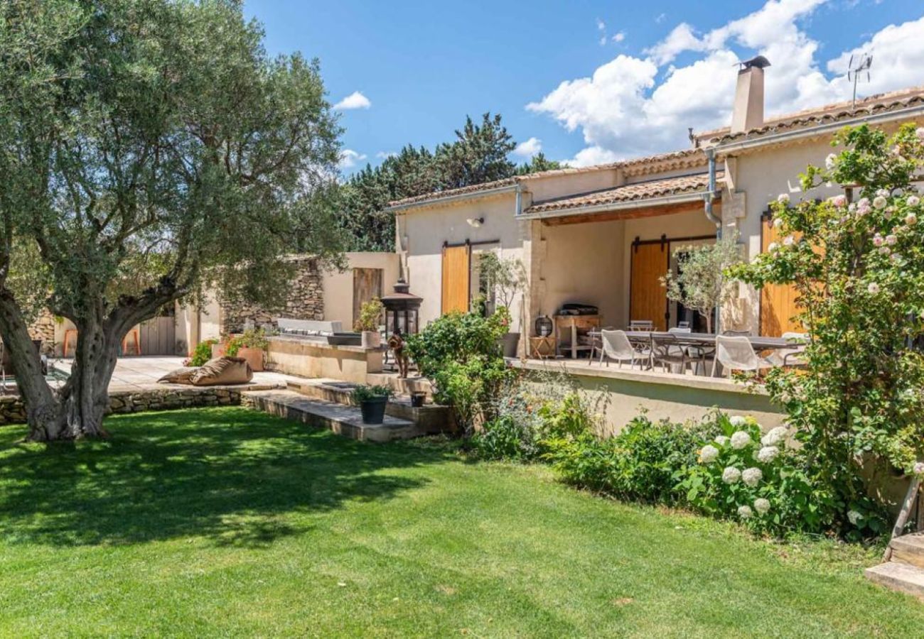 Villa à Aureille - Location vacances maison piscine AUREILLE LS1-417.