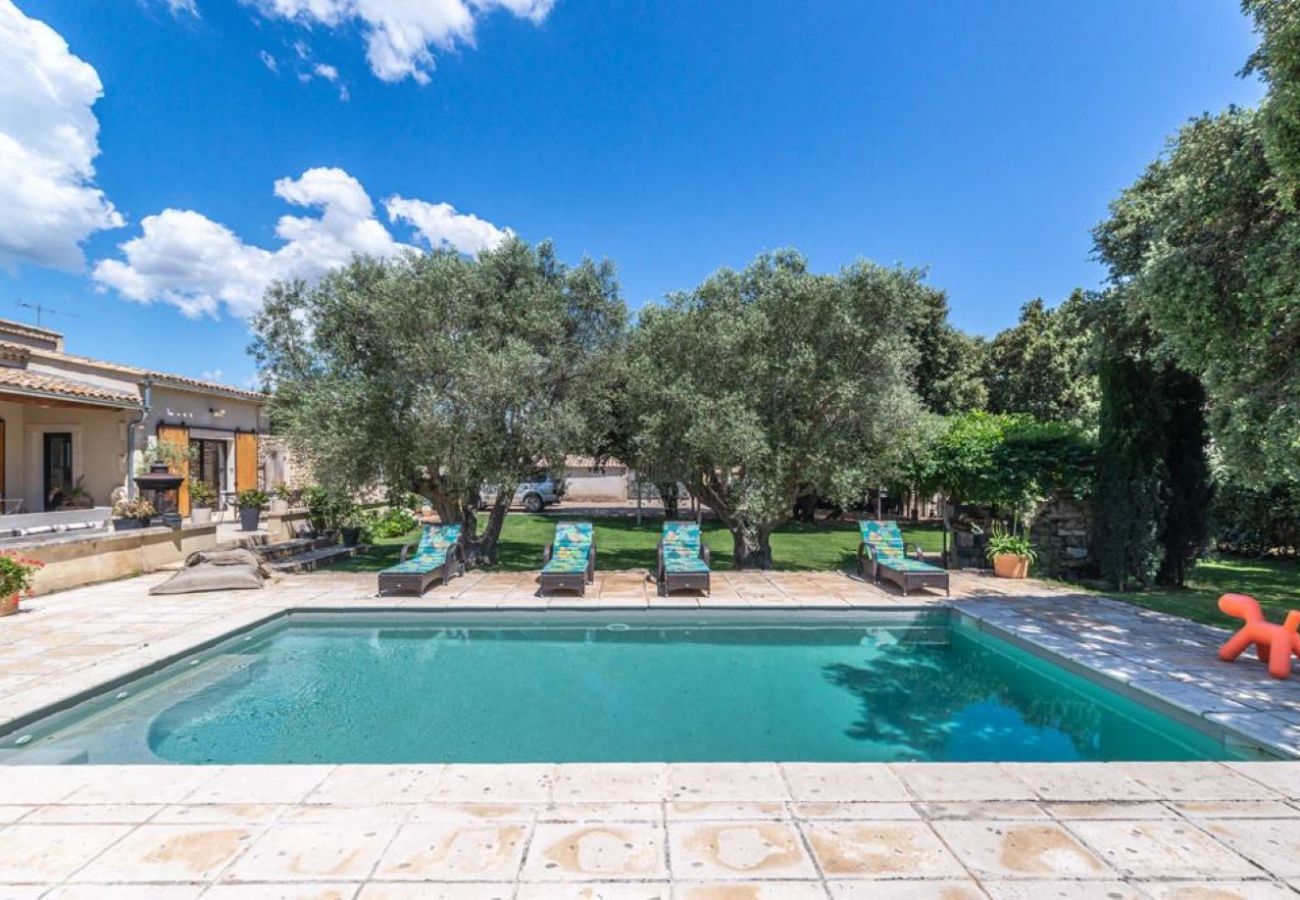 Villa à Aureille - Location vacances maison piscine AUREILLE LS1-417.