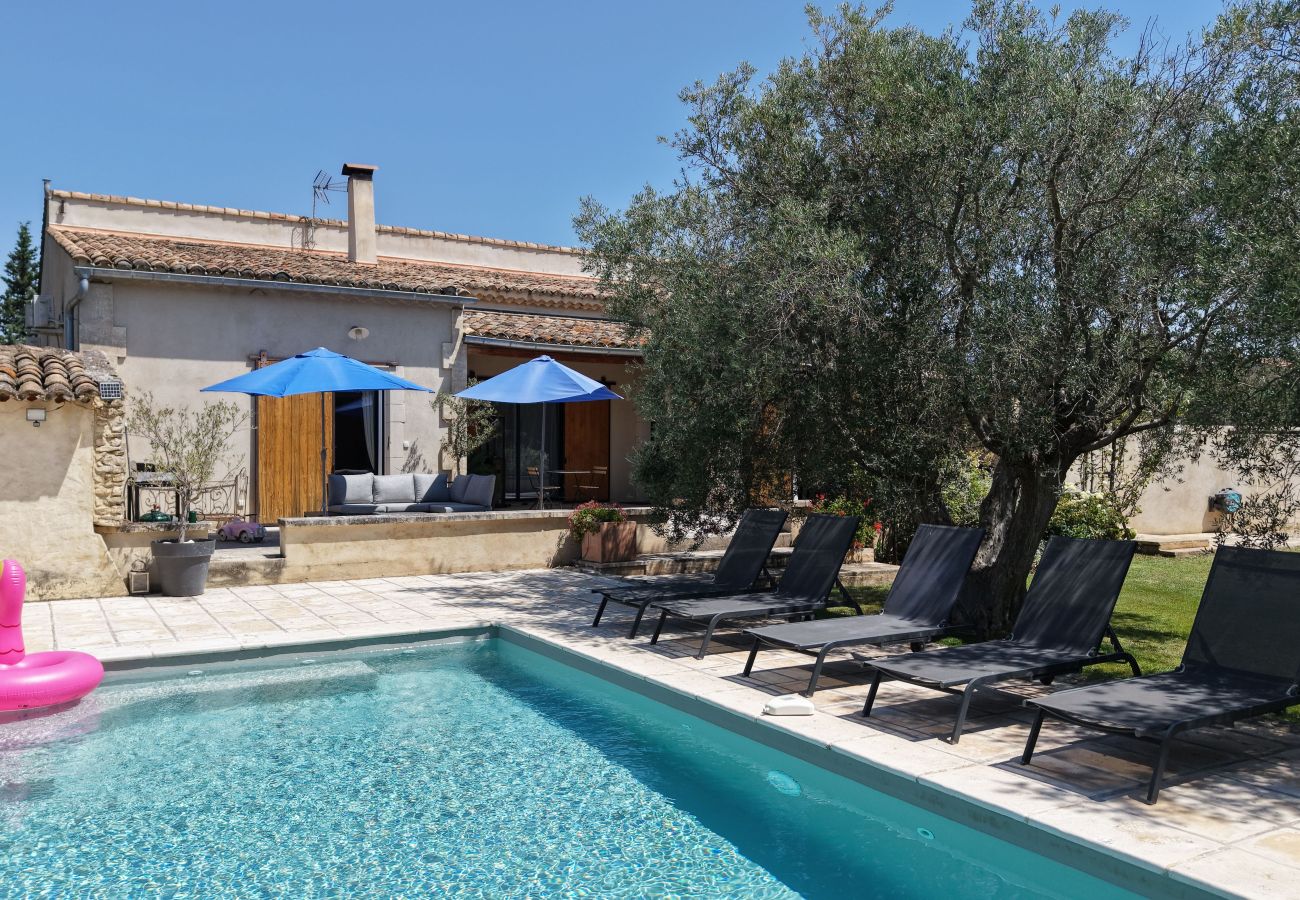 Villa à Aureille - Location vacances maison piscine AUREILLE LS1-417