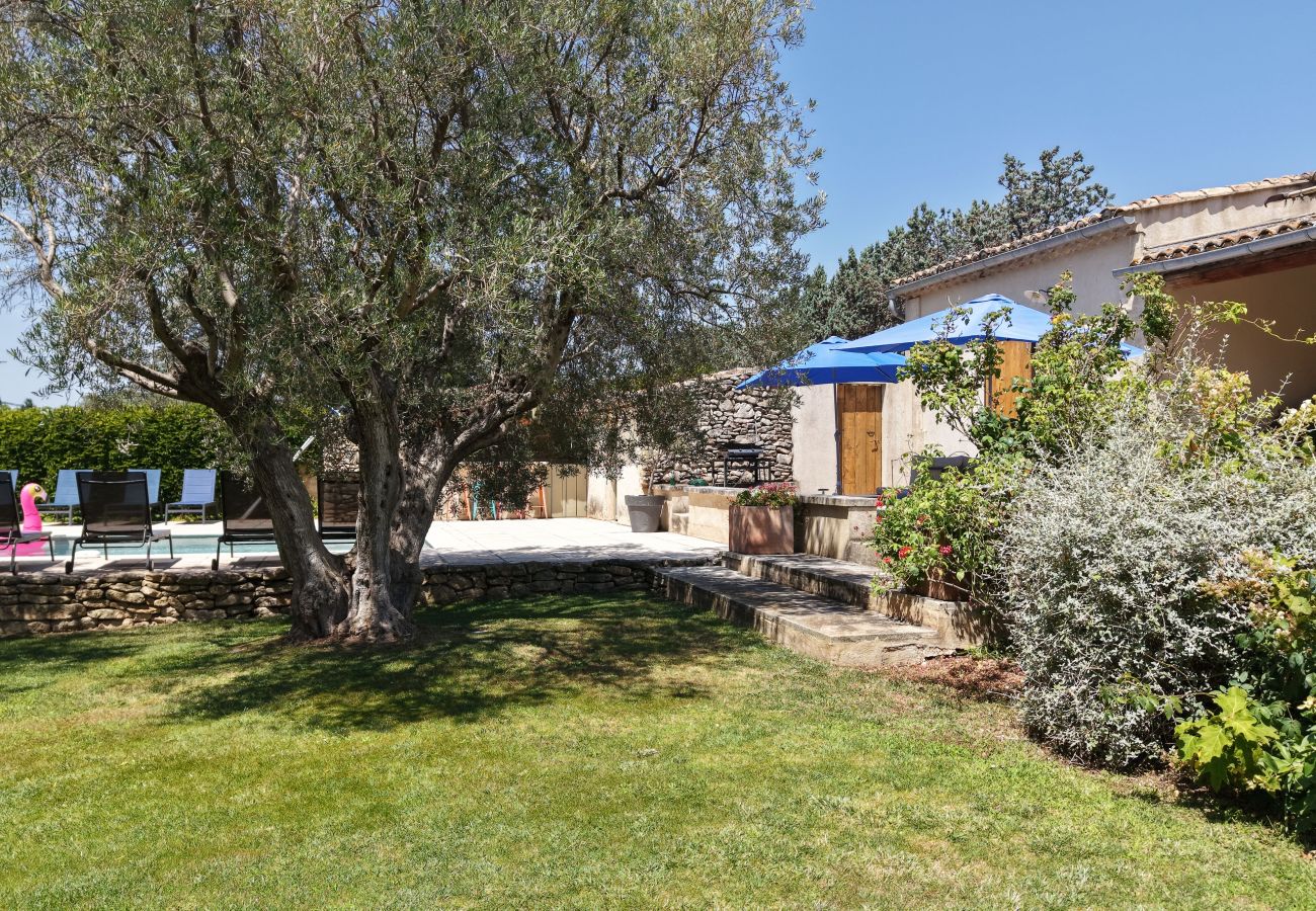 Villa à Aureille - Location vacances maison piscine AUREILLE LS1-417