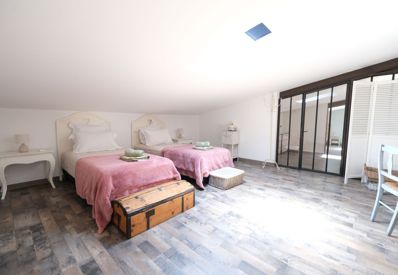 Villa à Aureille - Location vacances maison piscine AUREILLE LS1-417
