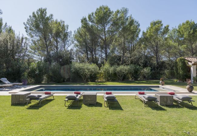 Villa à Lourmarin - Location vacances maison piscine LOURMARIN LS2-385. Villa à Lourmarin - Location vacances maison piscine LOURMARIN LS2-385.