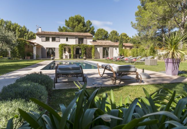 Villa à Lourmarin - Location vacances maison piscine LOURMARIN LS2-385. Villa à Lourmarin - Location vacances maison piscine LOURMARIN LS2-385.