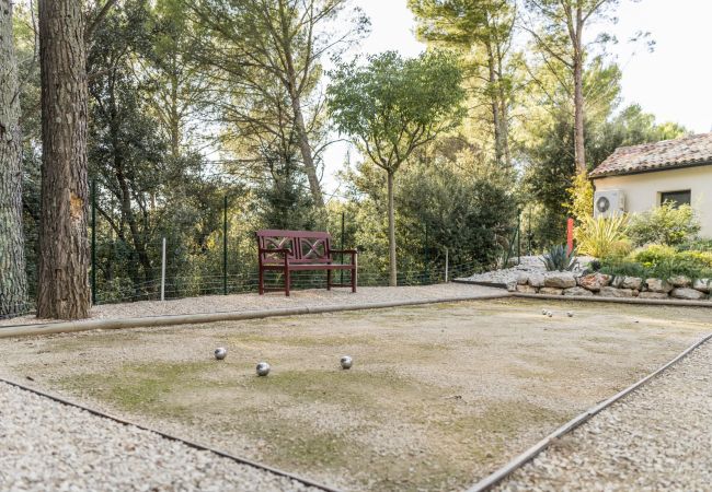 Villa à Lourmarin - Location vacances maison piscine LOURMARIN LS2-385. Villa à Lourmarin - Location vacances maison piscine LOURMARIN LS2-385.
