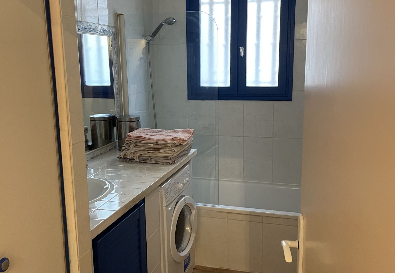 Appartement à Carqueiranne - Location vacances vue mer CARQUEIRANNE LS8-420.