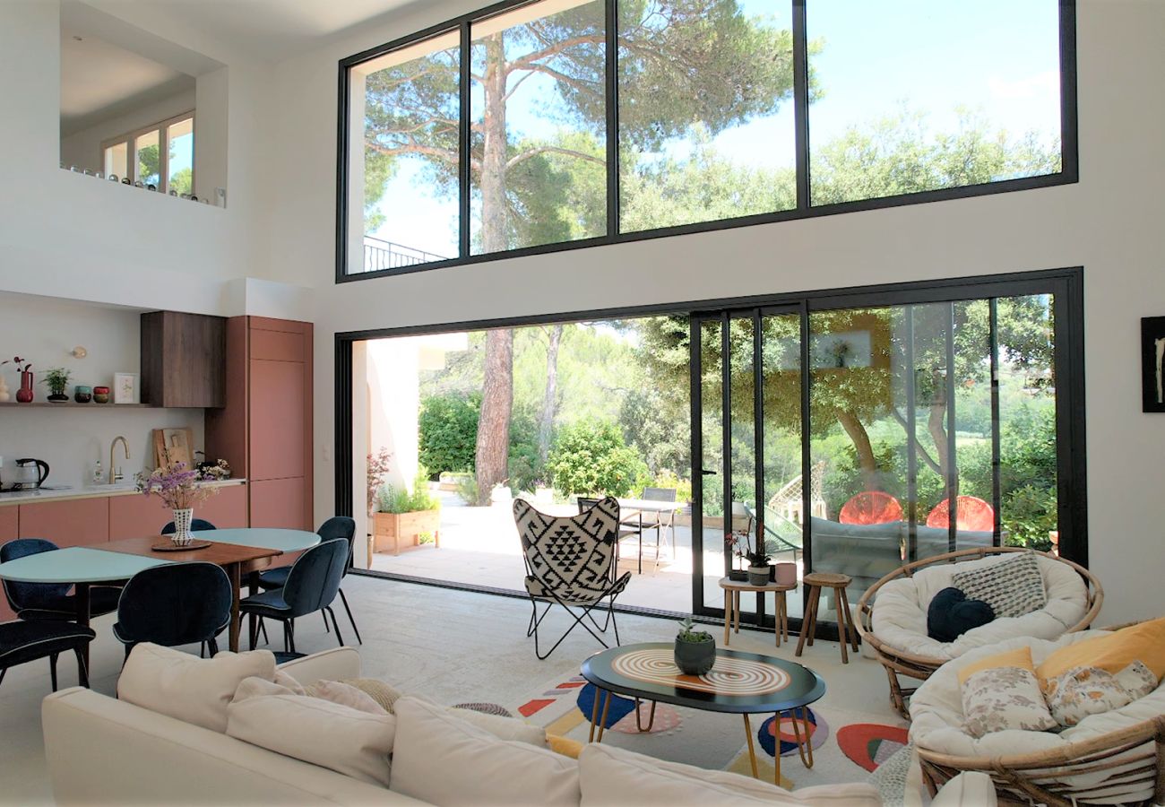 Villa à Puget -  Location vacances maison piscine PUGET LS2-405.