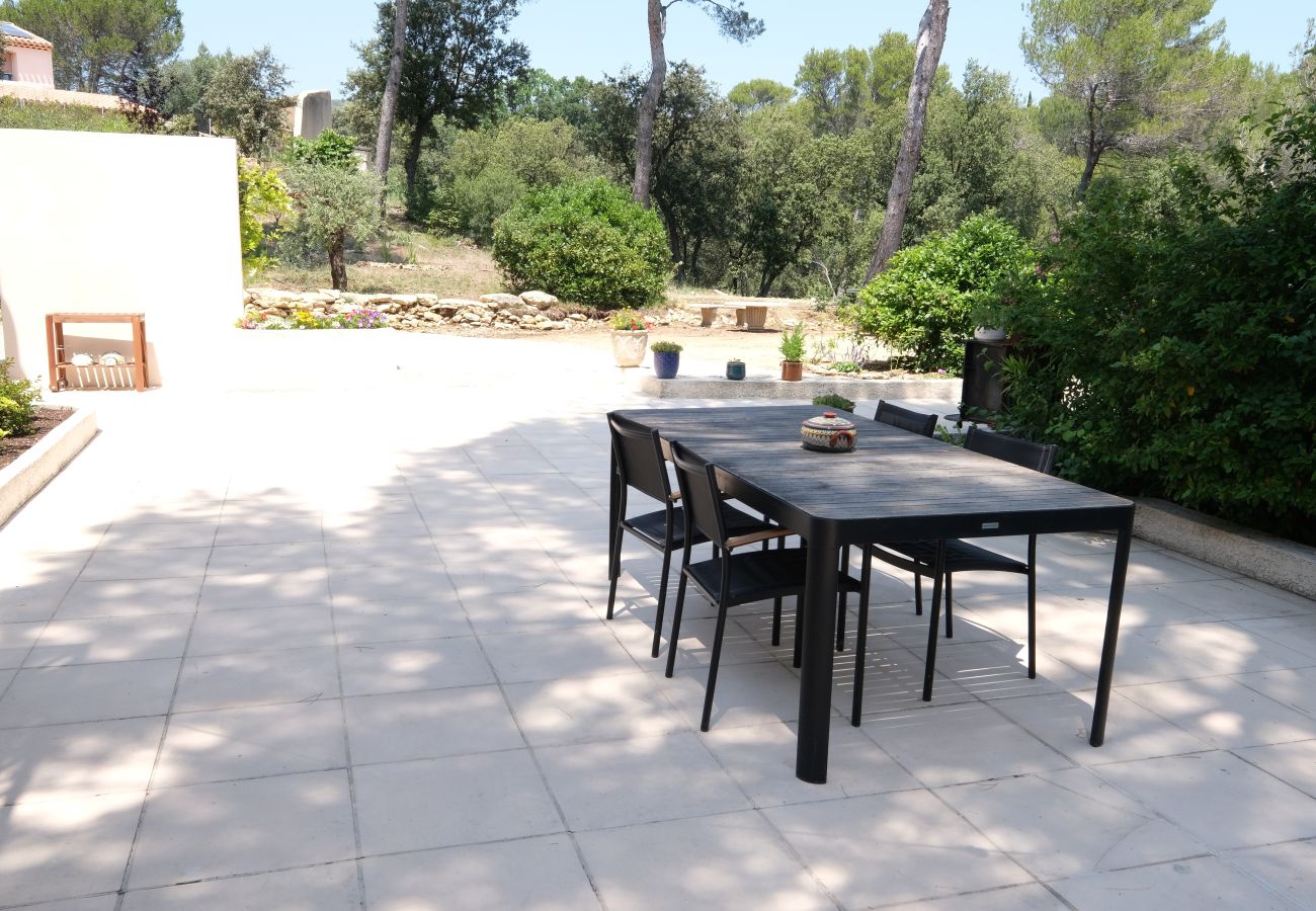 Villa à Puget -  Location vacances maison piscine PUGET LS2-405.
