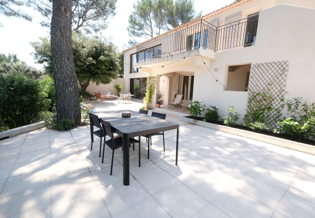 Villa à Puget -  Location vacances maison piscine PUGET LS2-405.