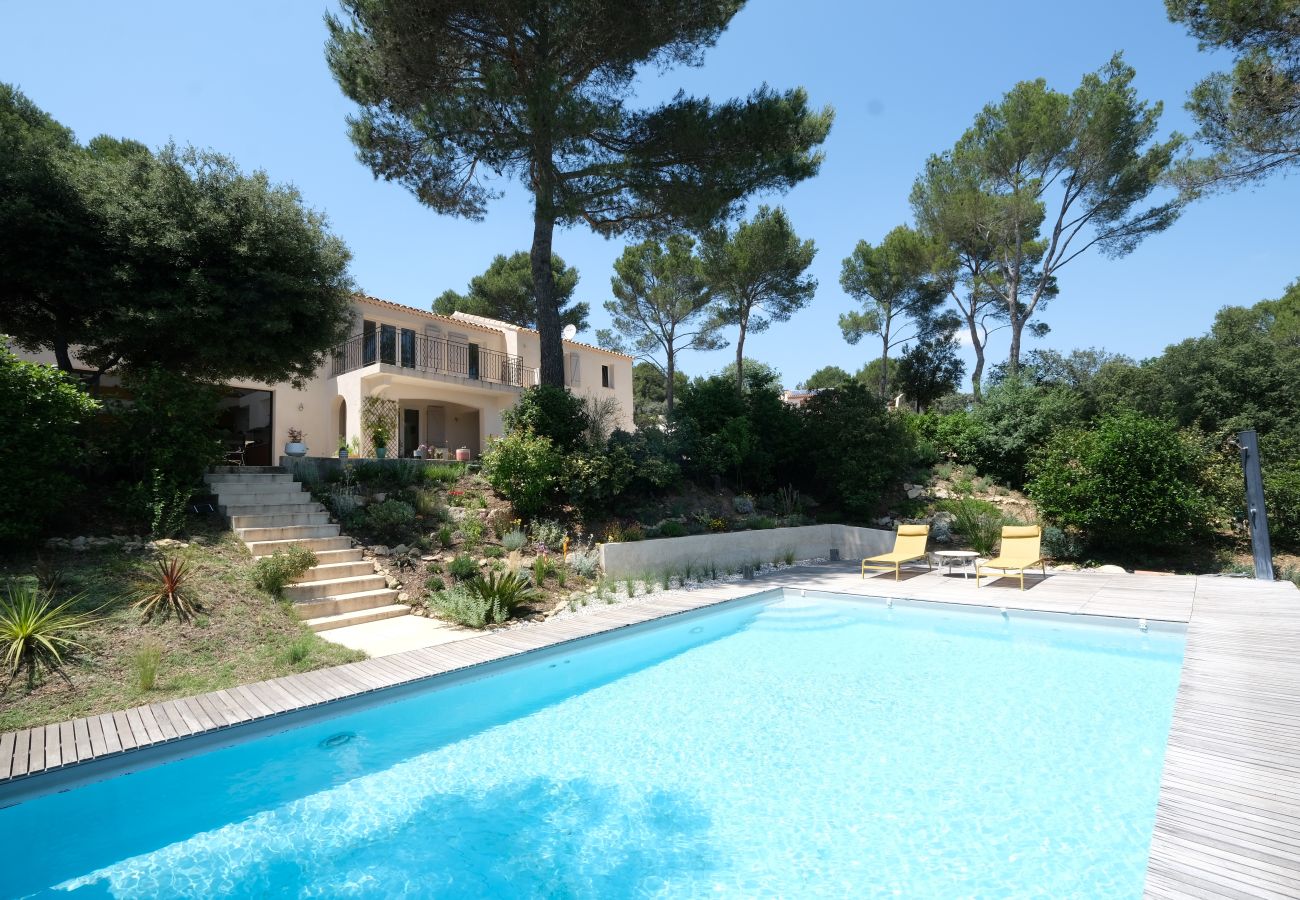 Villa à Puget -  Location vacances maison piscine PUGET LS2-405.