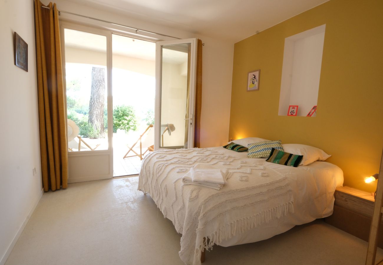 Villa à Puget -  Location vacances maison piscine PUGET LS2-405.
