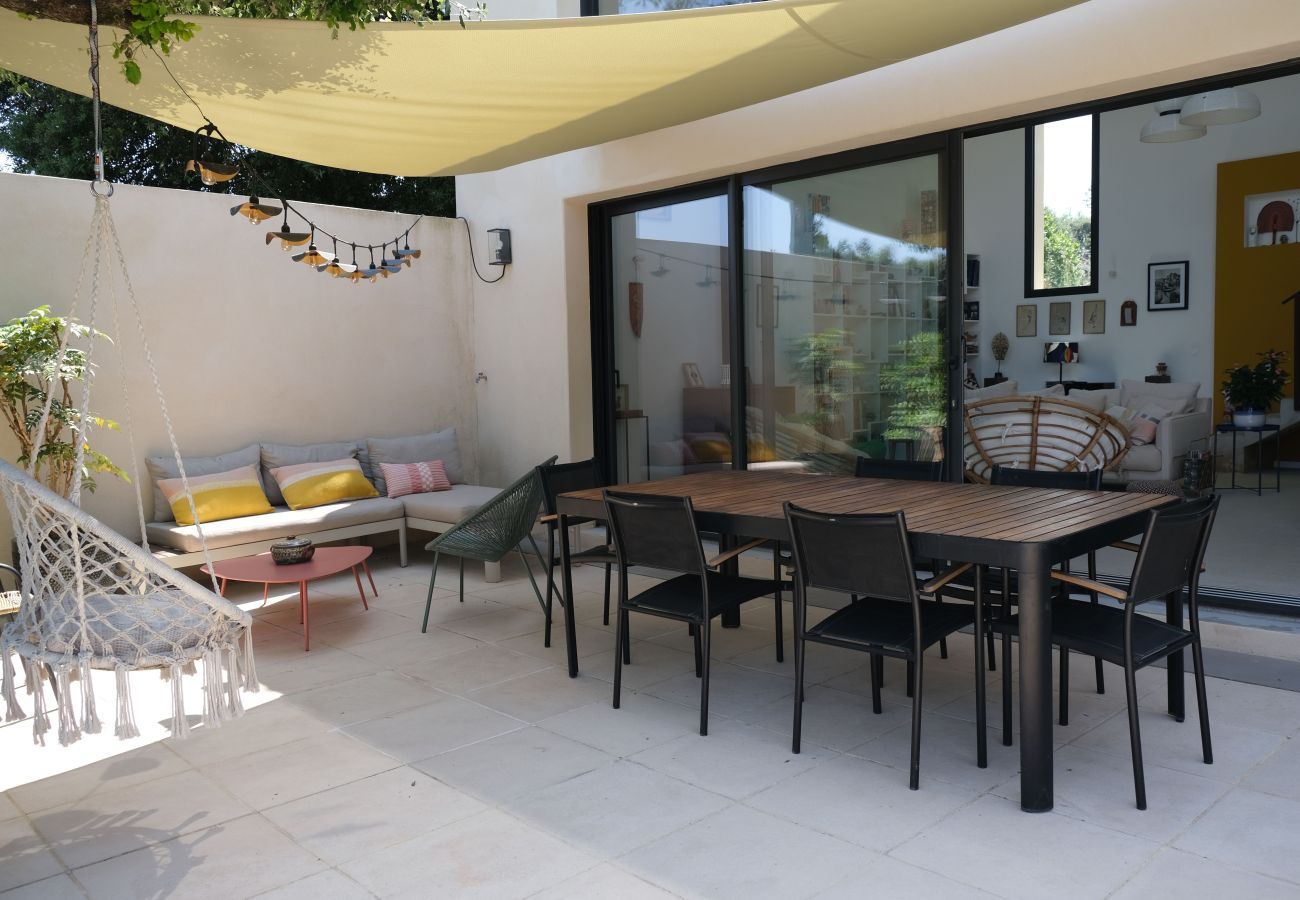 Villa à Puget -  Location vacances maison piscine PUGET LS2-405.